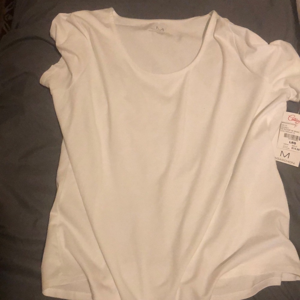 Scoop Neck Basic Tee